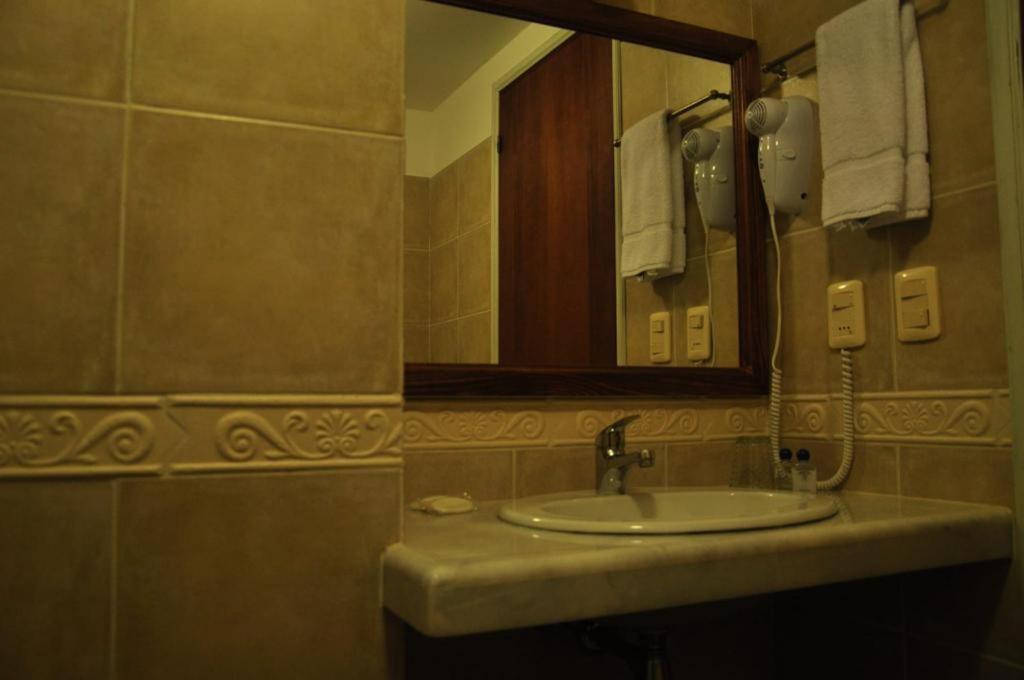 Ayres House Bed and Breakfast Colonia del Sacramento Exteriör bild